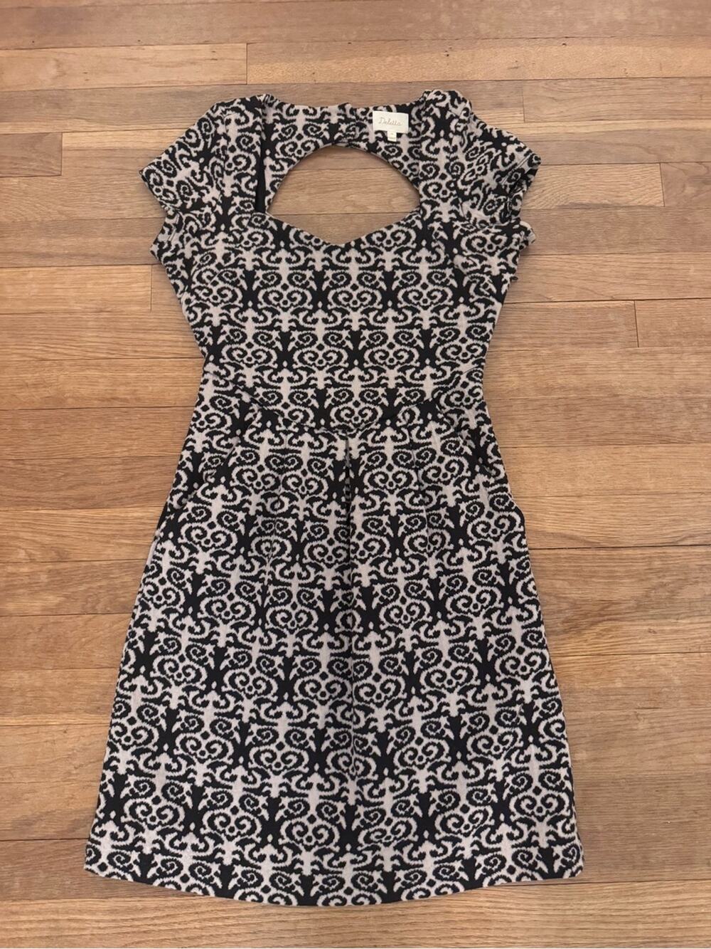 Anthropology Deletta Women's Damask Cutout Back Mini Dress - Size XS
b7
